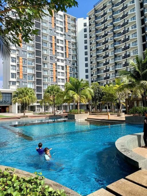 Timurbay Seafront Residence By Ozzy Azizi กวนตัน ภายนอก รูปภาพ